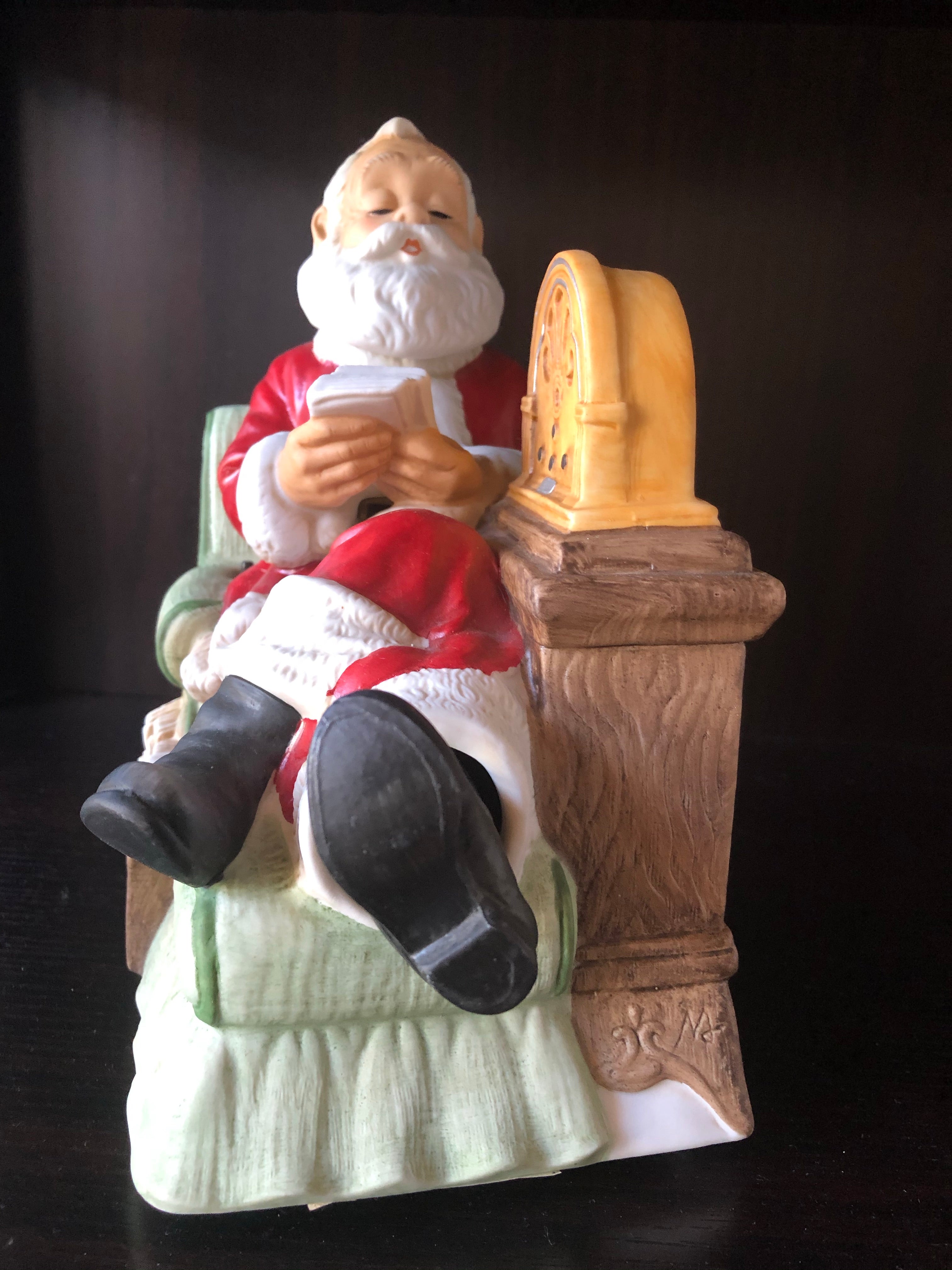 Santa Claus- 1995 "Melody in Motion" Collection-#550
